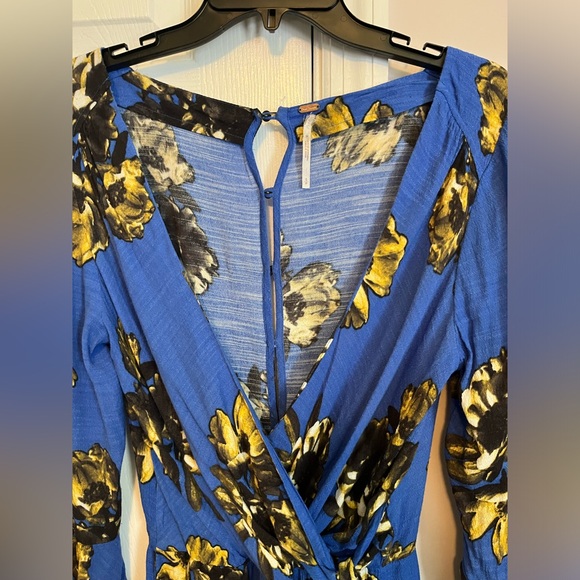Free People Shorts Romper Women’s Small Blue With Flowers Flowy Arms Waist Tie - Picture 3 of 12